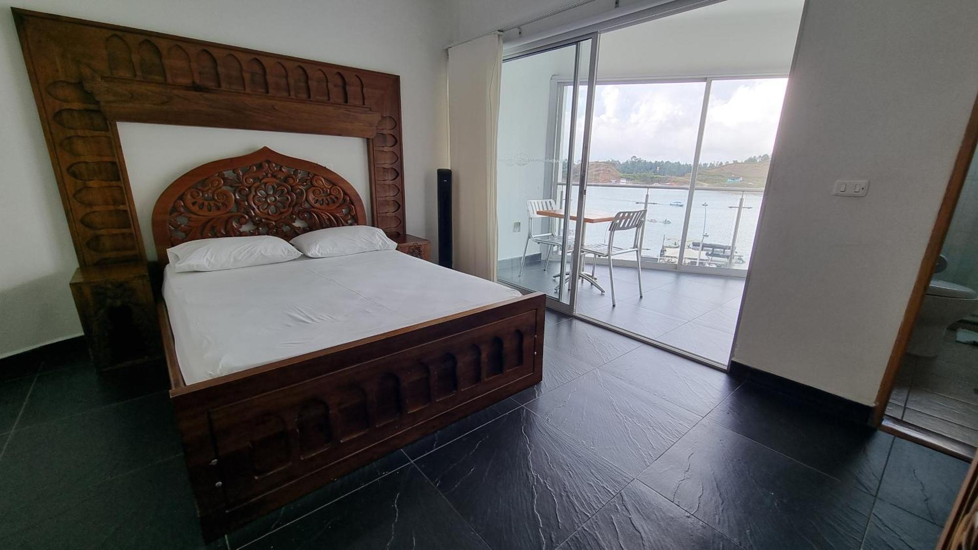 Hotel Portobelo Guatape Exterior photo