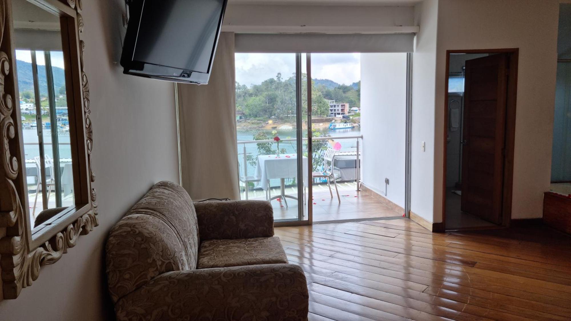 Hotel Portobelo Guatape Exterior photo