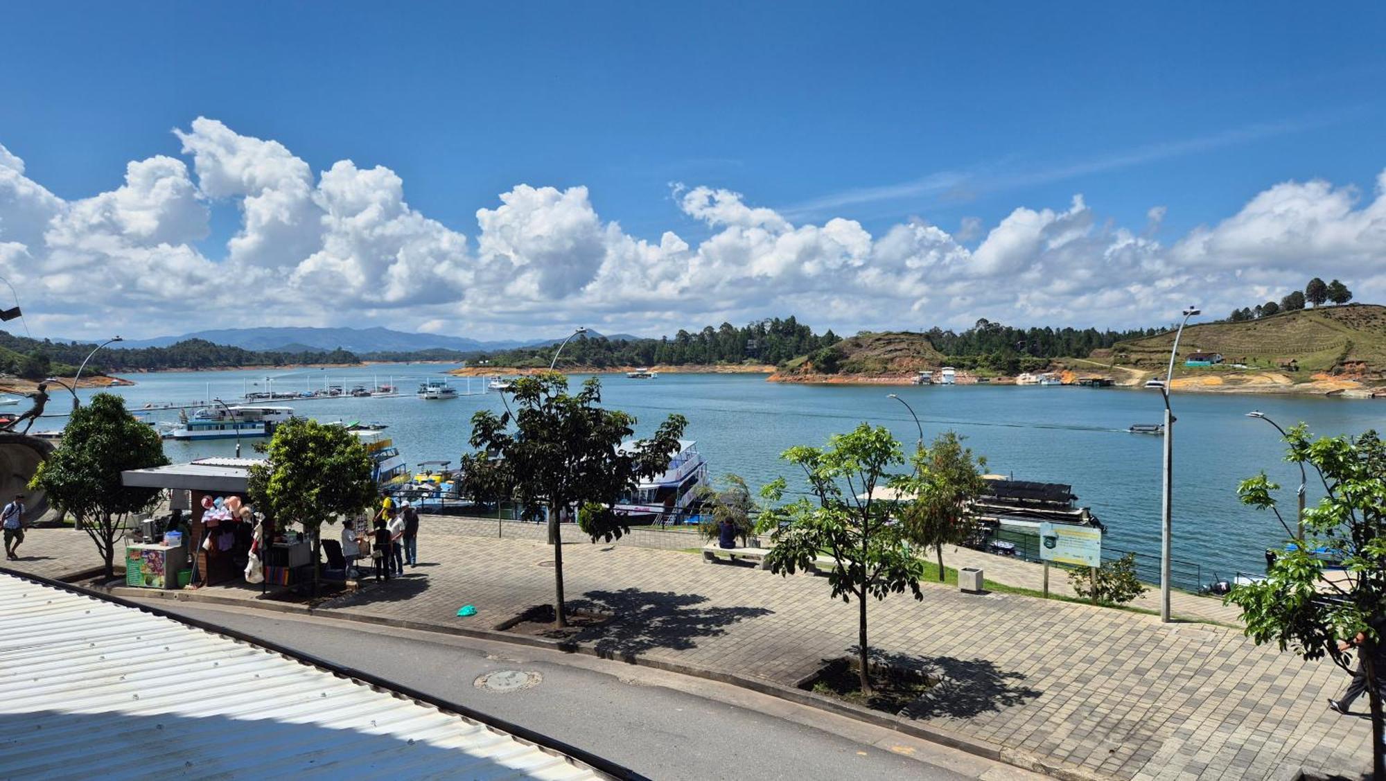 Hotel Portobelo Guatape Exterior photo
